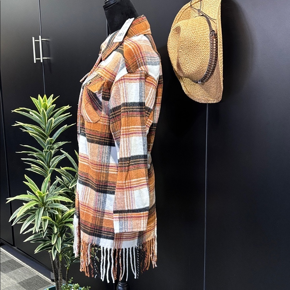 Sabrina Lauren Shacket,fringe hemline, button chest pockets,plaid - Picture 3 of 9